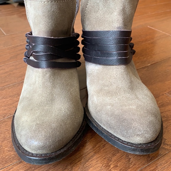 Diba Skyler Split Bootie Slip On Style Leather Suede Taupe & Dark Brown Size 6 - Picture 4 of 12